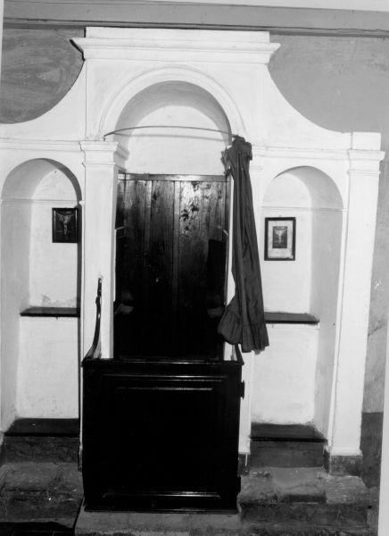 confessionale, serie - bottega versiliese (sec. XVIII)