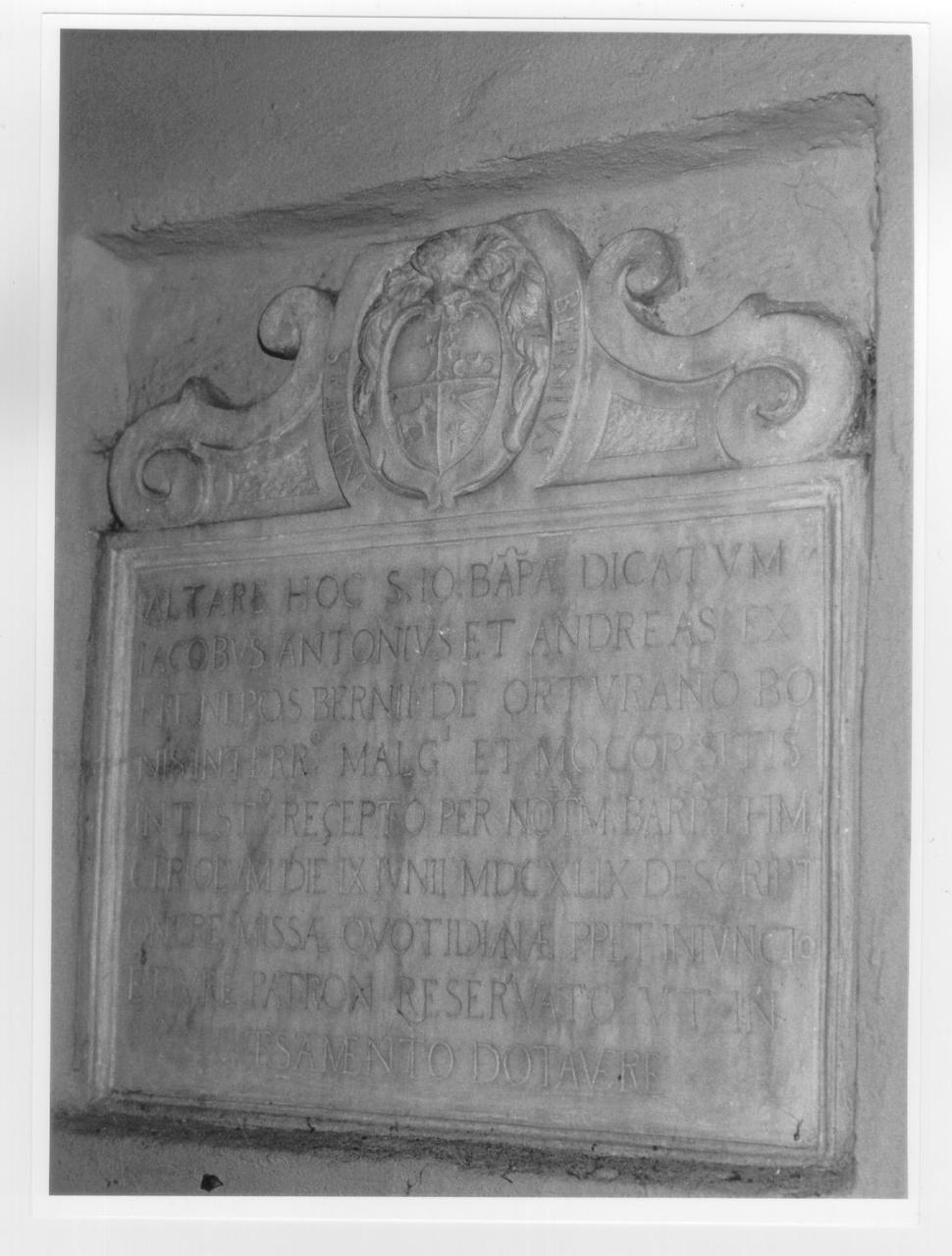 lapide documentaria - bottega apuana (sec. XVII)