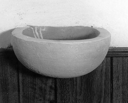 acquasantiera da parete - ambito italiano (sec. XX)