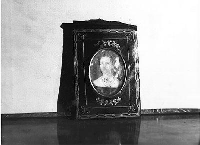 ritratto di donna (custodia) - bottega italiana (sec. XIX)