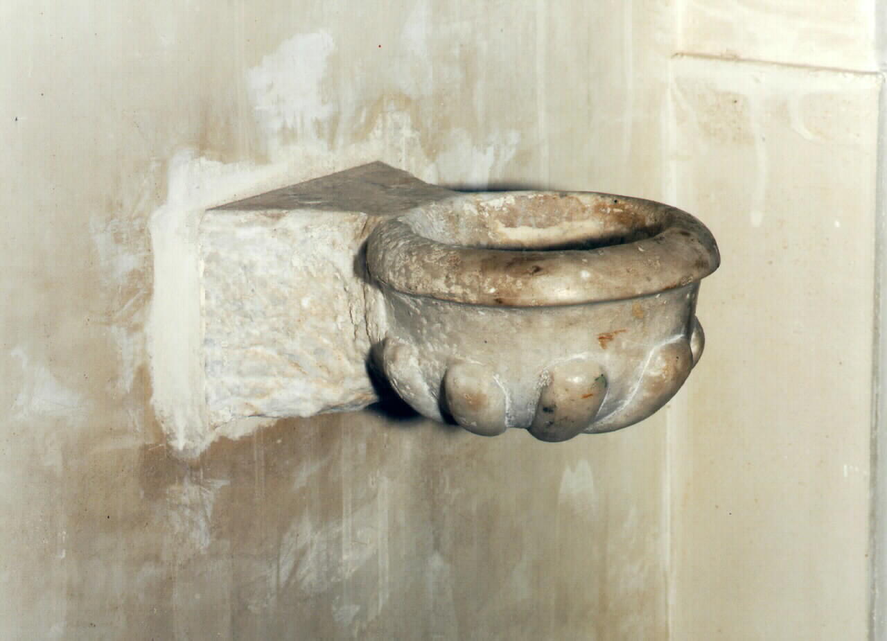 acquasantiera da parete - ambito siciliano (sec. XVIII)