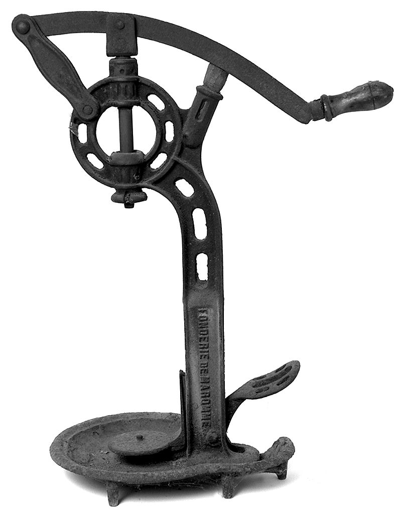 tappabottiglie - ambito francese (sec. XX primo quarto)