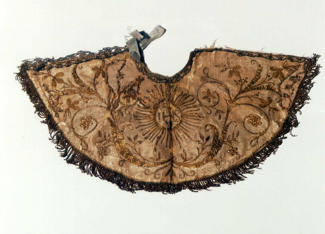 conopeo di pisside - manifattura siciliana (Prima metà sec. XIX)