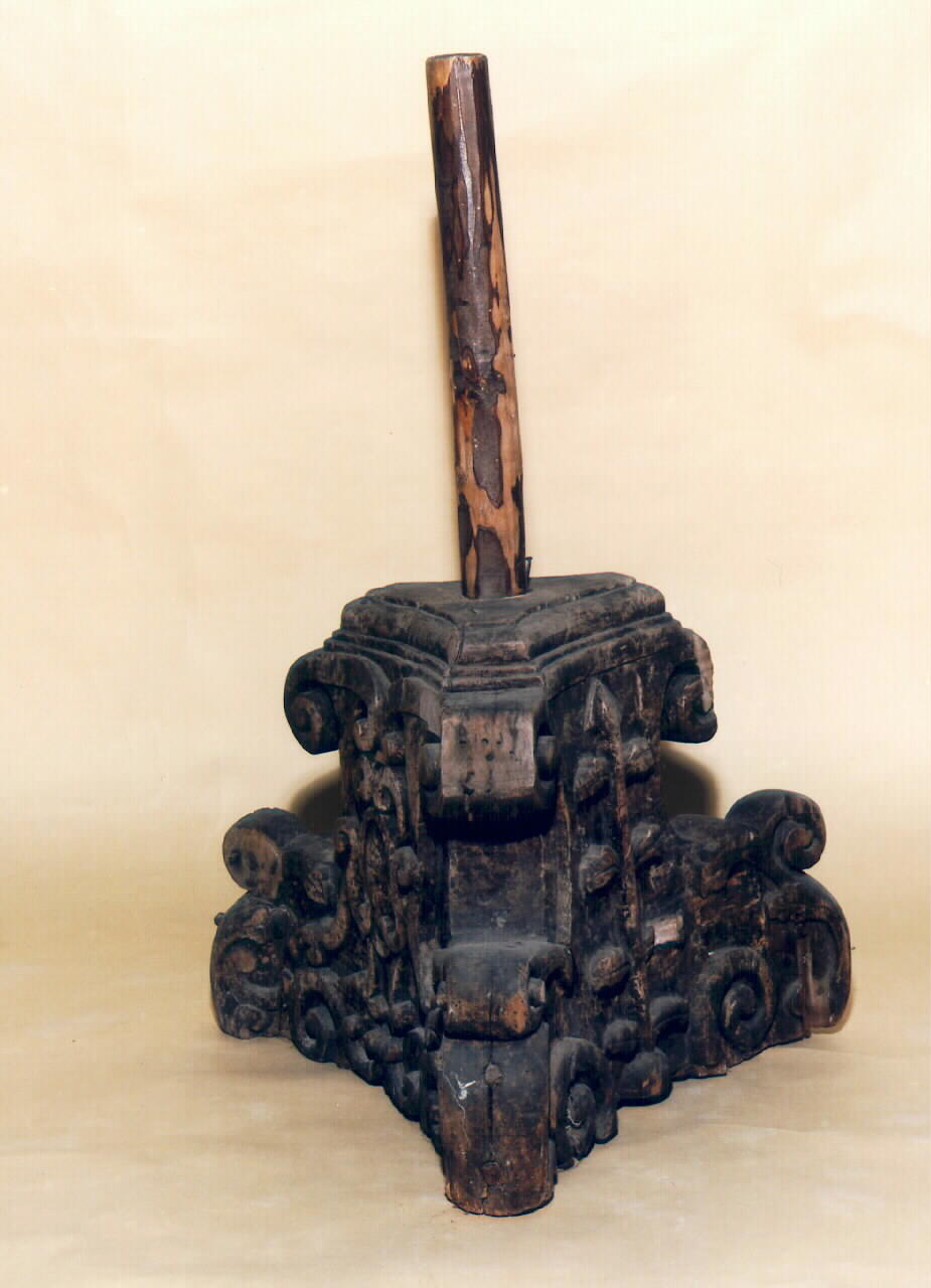 CANDELABRO PER IL CERO PASQUALE, serie - produzione siciliana (Seconda metà sec. XVII)