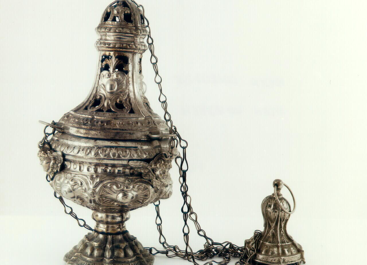turibolo - a volute ed elementi vegetali - bottega siciliana (Fine/inizio secc. XVIII/ XIX)