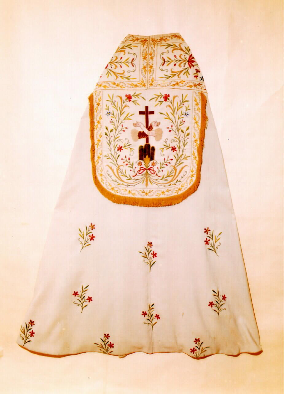 piviale - manifattura siciliana (Seconda metà sec. XIX)