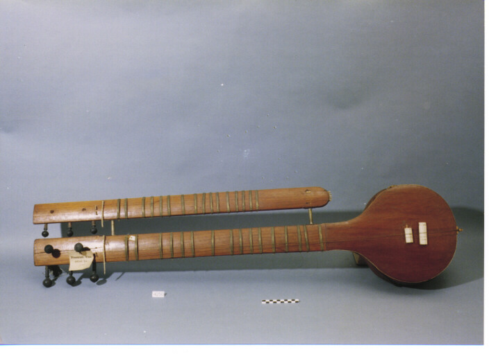 STRUMENTO MUSICALE CORDOFONO