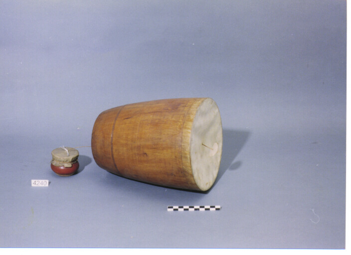 STRUMENTO MUSICALE A PERCUSSIONE