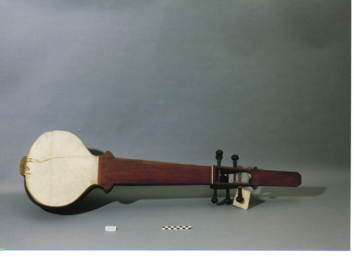 STRUMENTO MUSICALE CORDOFONO