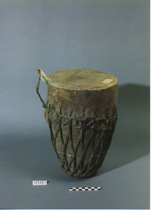 STRUMENTO MUSICALE A PERCUSSIONE