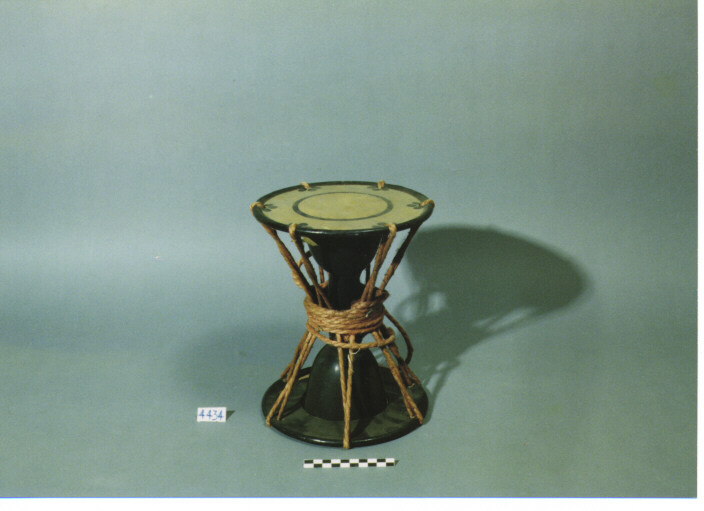 STRUMENTO MUSICALE A PERCUSSIONE - TEATRO NO