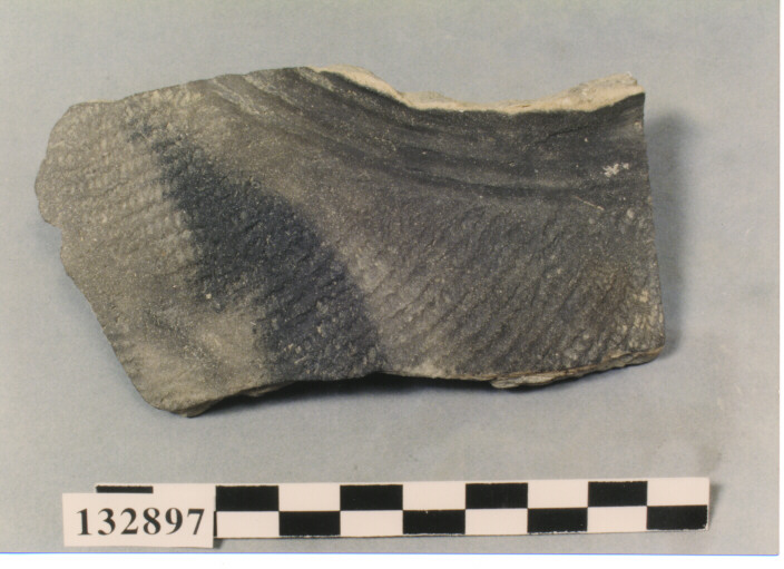 CORPO DI VASO GLOBULARE CHIUSO (FRAMMENTO) (JOMON)