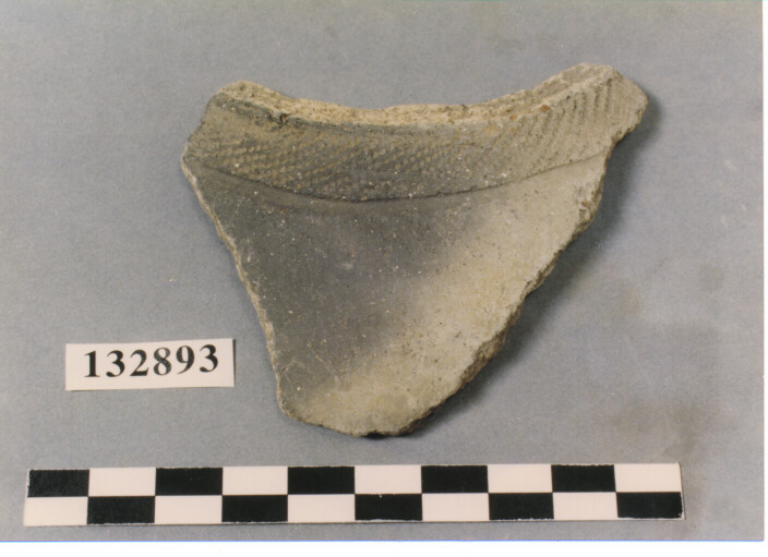 ORLO DI VASO CHIUSO (FRAMMENTO) (JOMON)