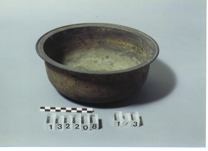 BRACIERE CON BASE E COPERCHIO