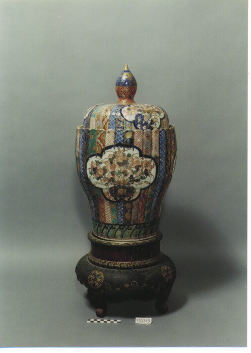 VASO CON COPERCHIO E BASE