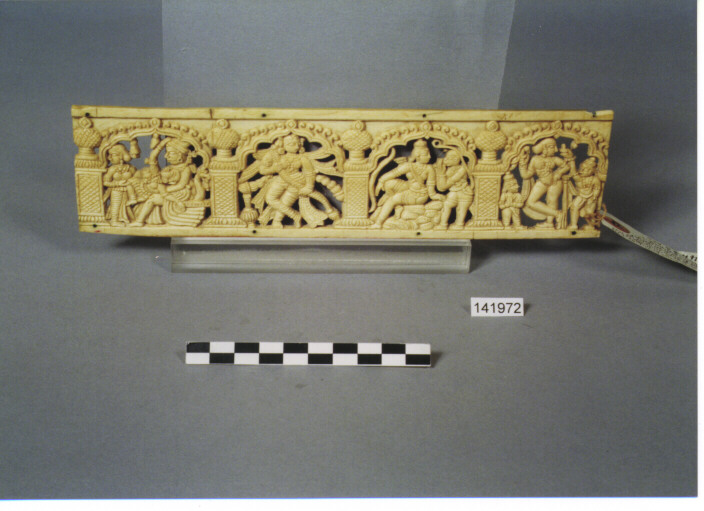 FORMELLA - RELIGIOSO INDUISTA (SEC. XV)