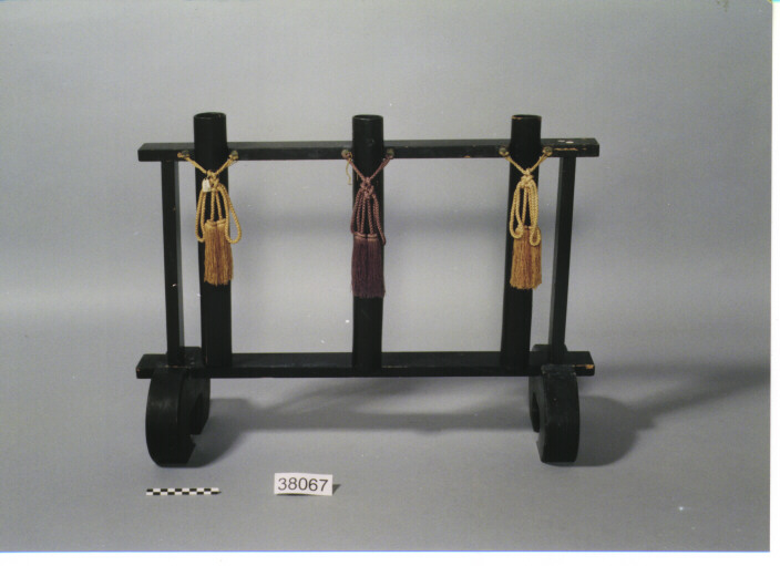 FIORIERA CON TRE VASI