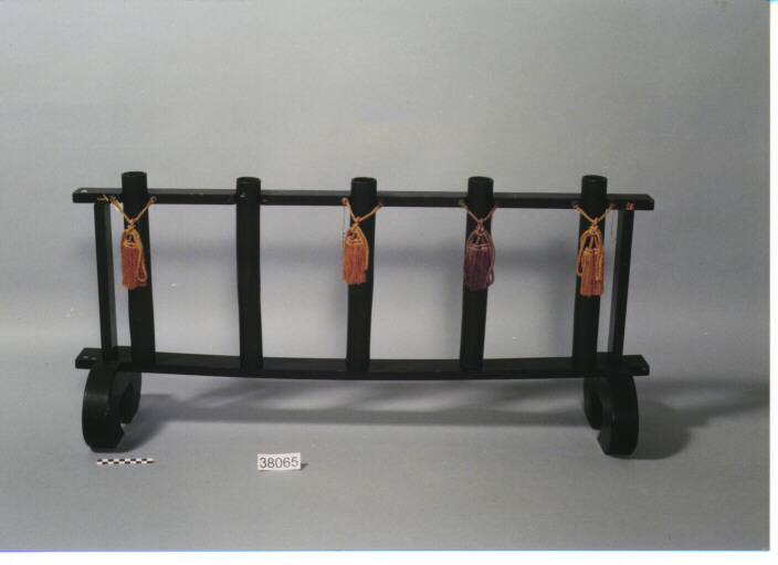 FIORIERA CON CINQUE VASI