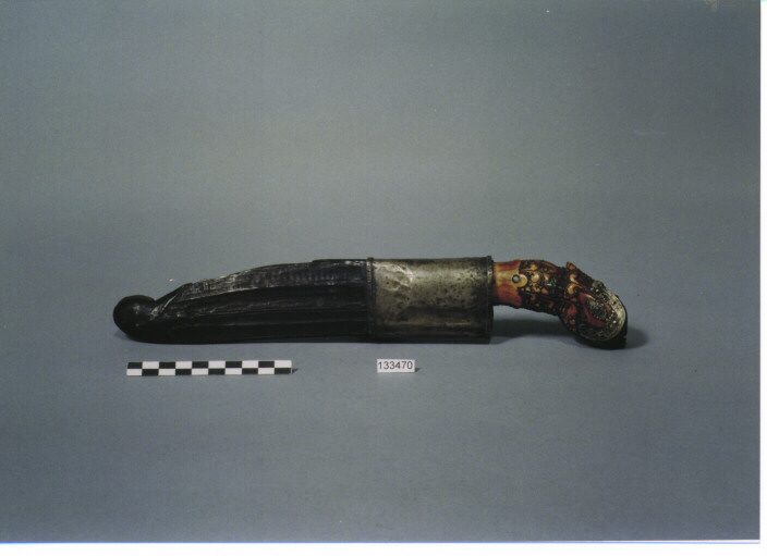 COLTELLO CON FODERO (SEC. XVI)