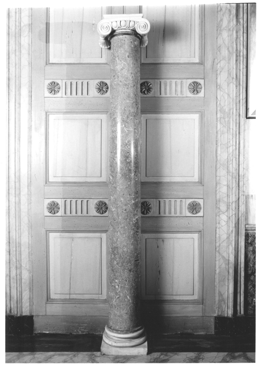 colonna, opera isolata - ambito italiano (prima metà sec. XIX)