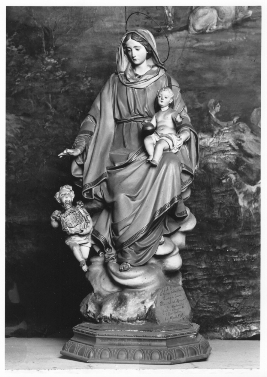 Madonna con Bambino (statua, opera isolata) di Guacci Luigi (inizio sec. XX)
