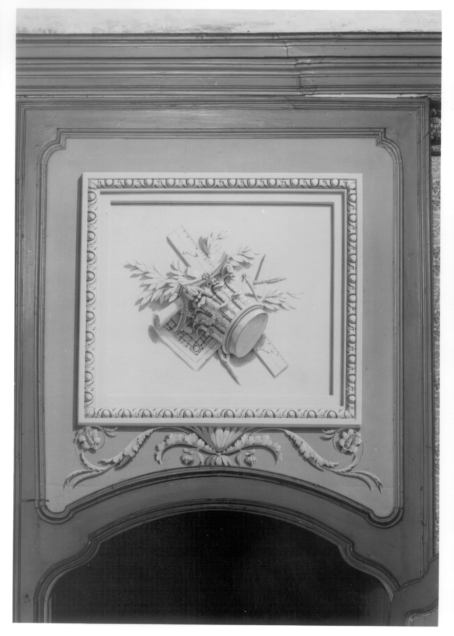 strumenti delle arti (sovrapporta, elemento d'insieme) di Barono Nicola (secondo quarto sec. XIX)