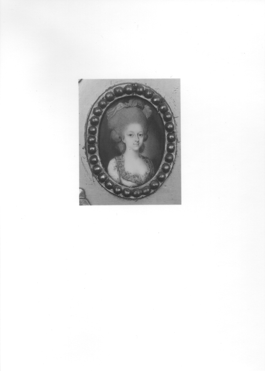 ritratto di nobildonna (miniatura, elemento d'insieme) - ambito piemontese (prima metà sec. XIX)