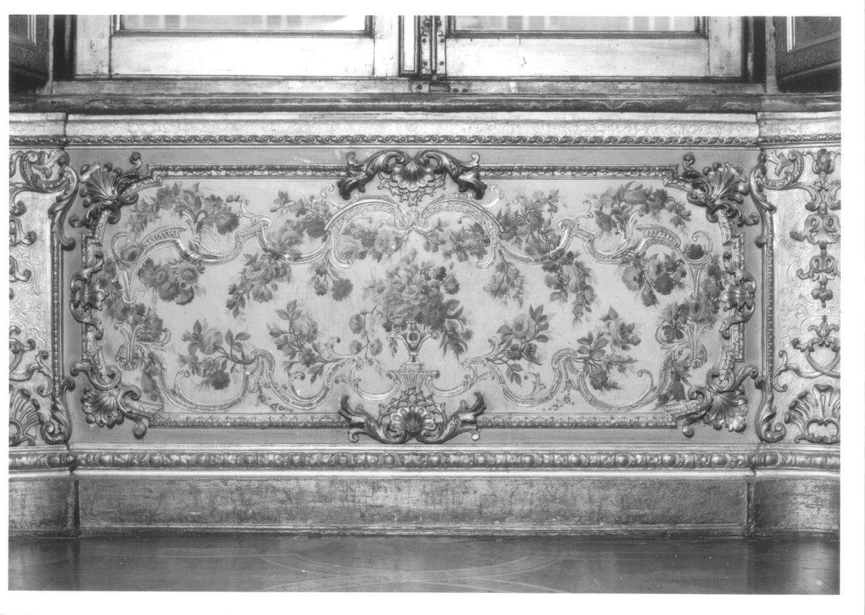 motivi decorativi floreali (zoccolo, complesso decorativo) - ambito piemontese (secondo quarto sec. XVIII)