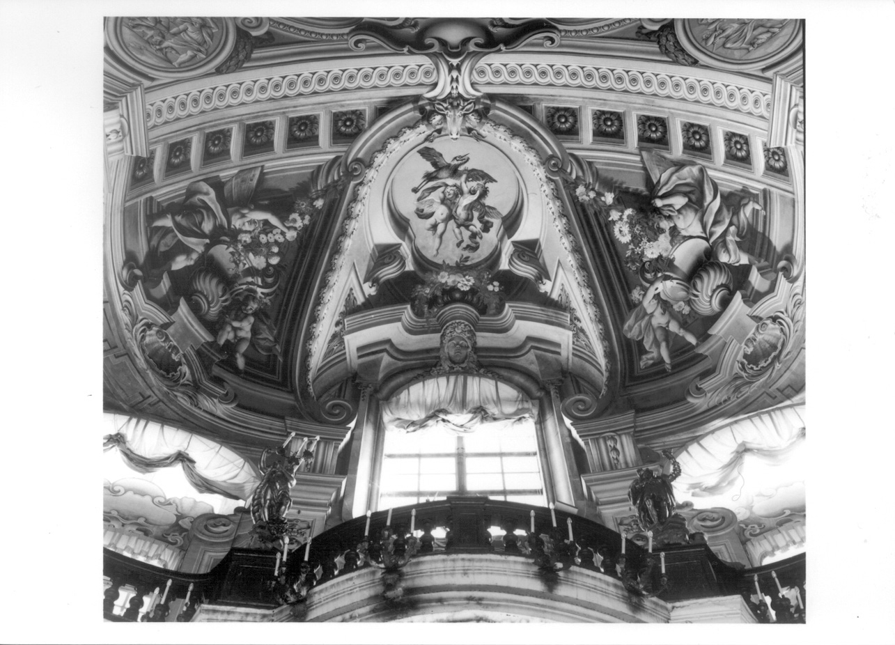 EFEBI CON ALI DI ZEFIRO E PUTTINI CON TROFEI DI VASI FIORITI (decorazione pittorica, elemento d'insieme) di Juvarra Filippo (attribuito), Valeriani Giuseppe (attribuito), Valeriani Domenico (maniera) - ambito piemontese (secondo quarto sec. XVIII)