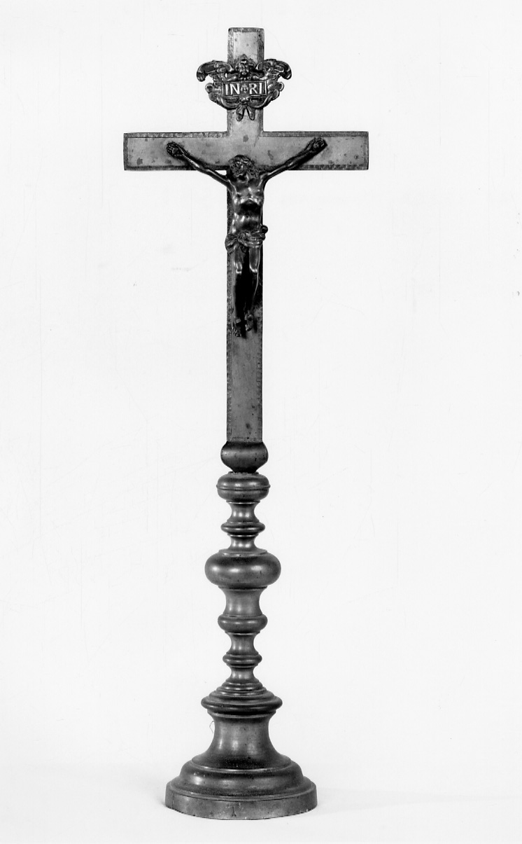 Cristo crocifisso (croce d'altare, serie) - ambito piemontese (inizio sec. XVIII)