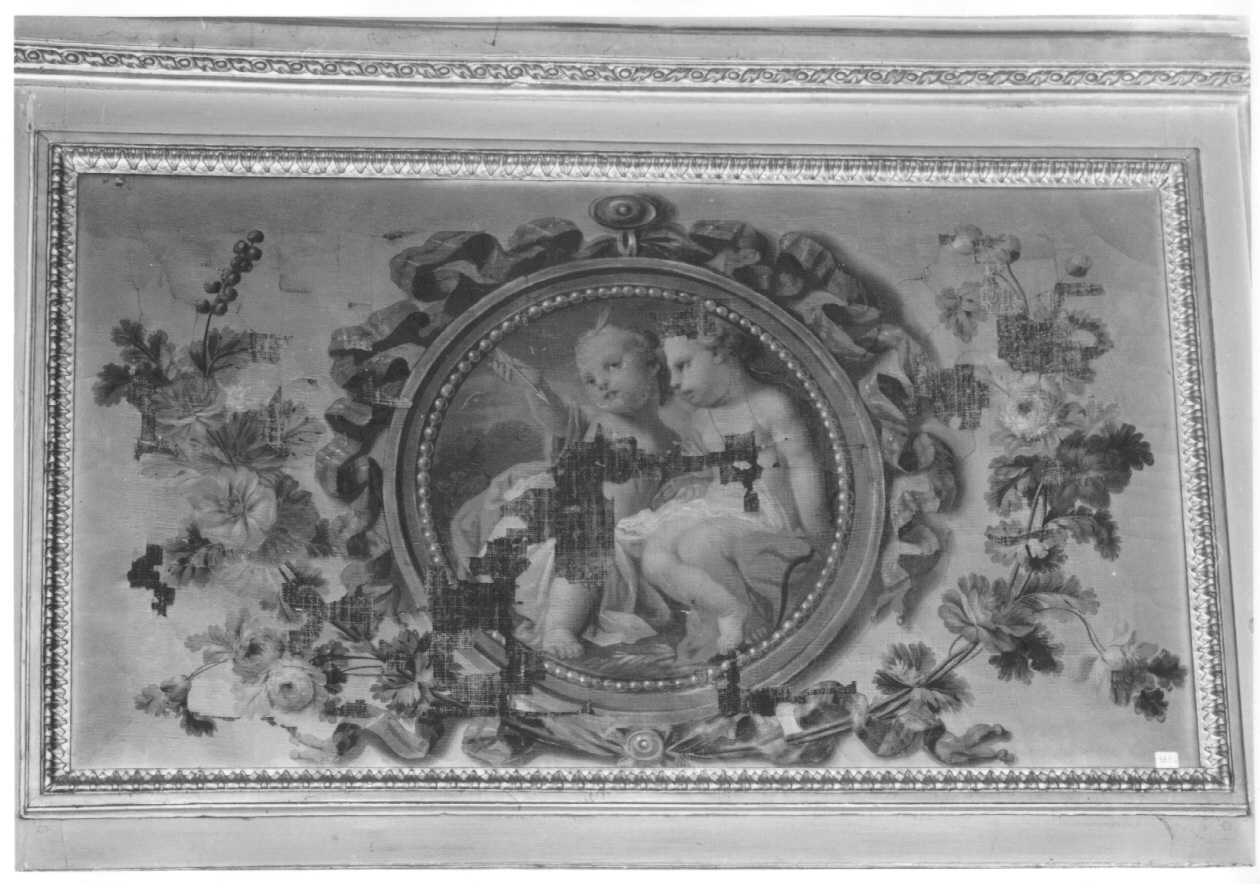 putti alati con frecce e fiori (sovrapporta, ciclo) - ambito piemontese (ultimo quarto sec. XVIII)