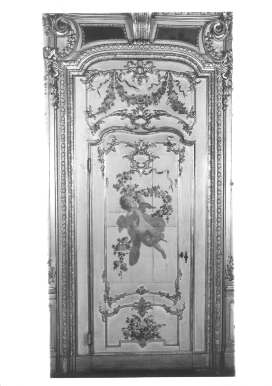 putto alato con ghirlanda di fiori (porta, opera isolata) di Beaumont Claudio Francesco (metà sec. XVIII)