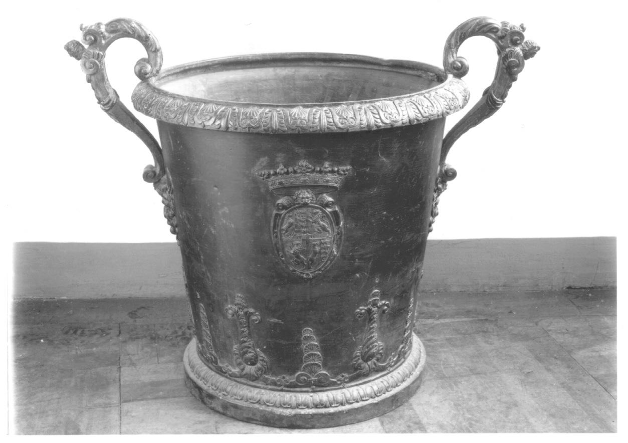 vaso, opera isolata - manifattura torinese (ultimo quarto sec. XVI)
