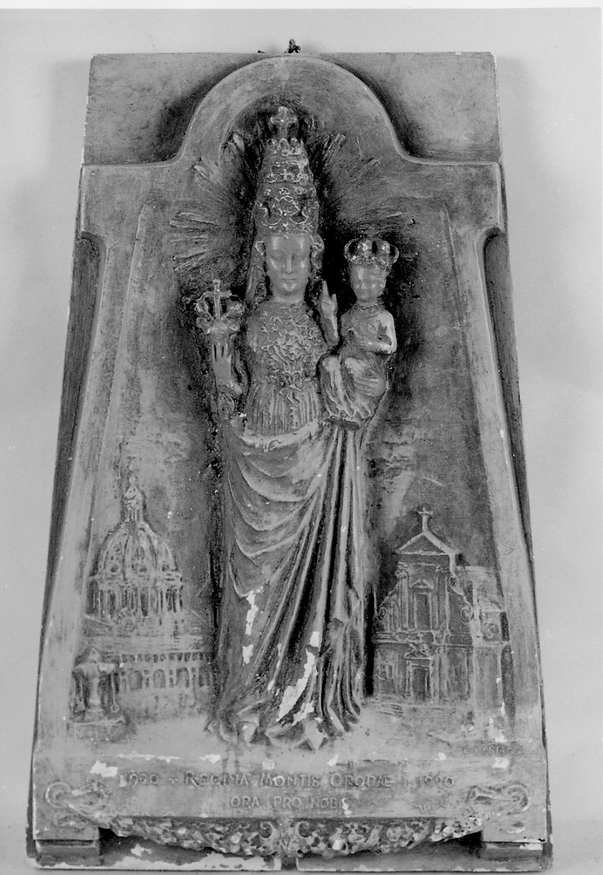 Madonna di Oropa e veduta del santuario (rilievo, opera isolata) di Debiaggi Casimiro (primo quarto sec. XX)