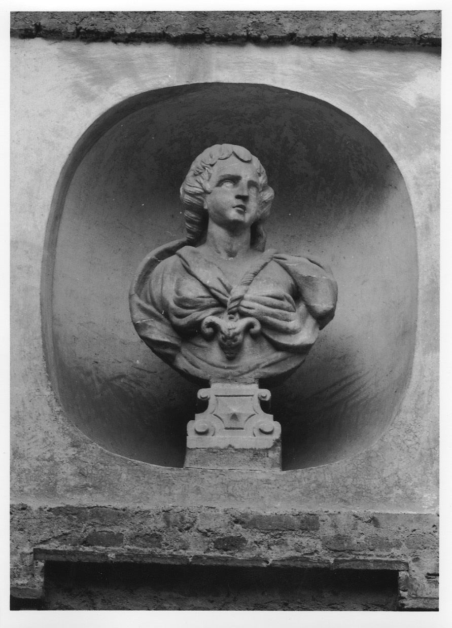busto di donna con testa d'ariete (busto, opera isolata) - ambito piemontese (ultimo quarto sec. XVII)