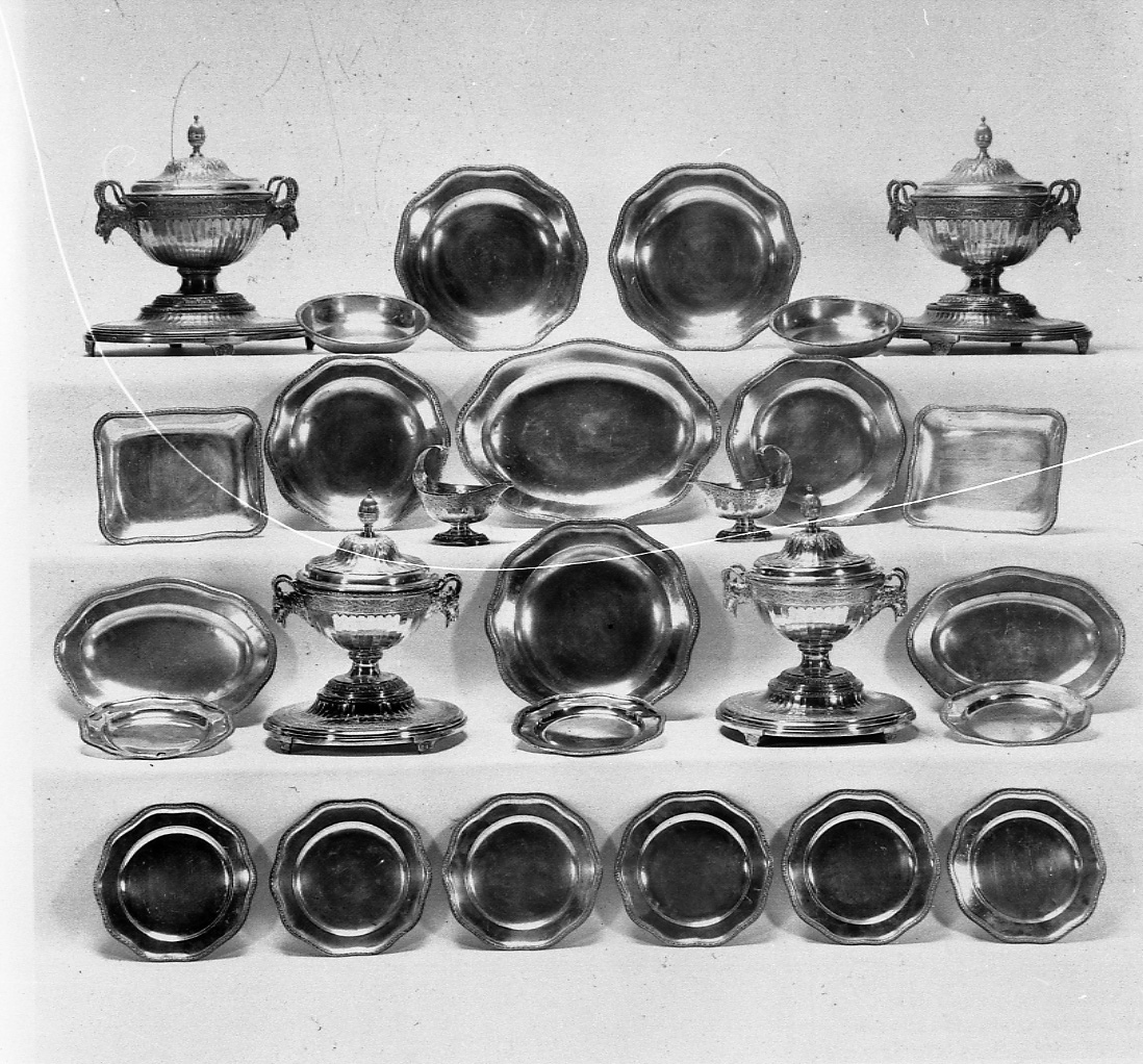 servizio da portata, insieme di Friederich Gerich Gustav, Drentwett Christian II (ultimo quarto, inizio sec. XVIII, sec. XIX)