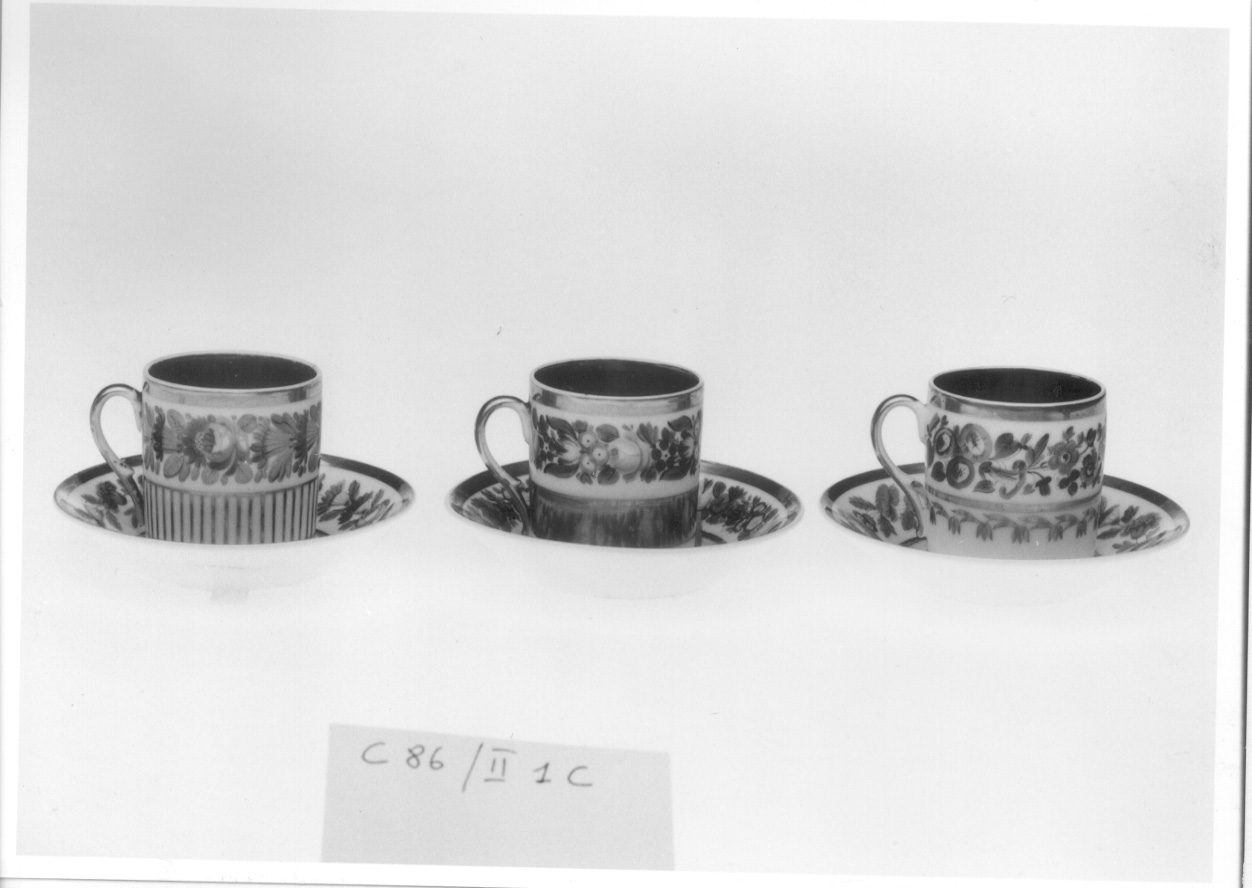 motivo decorativo floreale (tazzina da caffe', serie) - manifattura parigina (prima metà sec. XIX)
