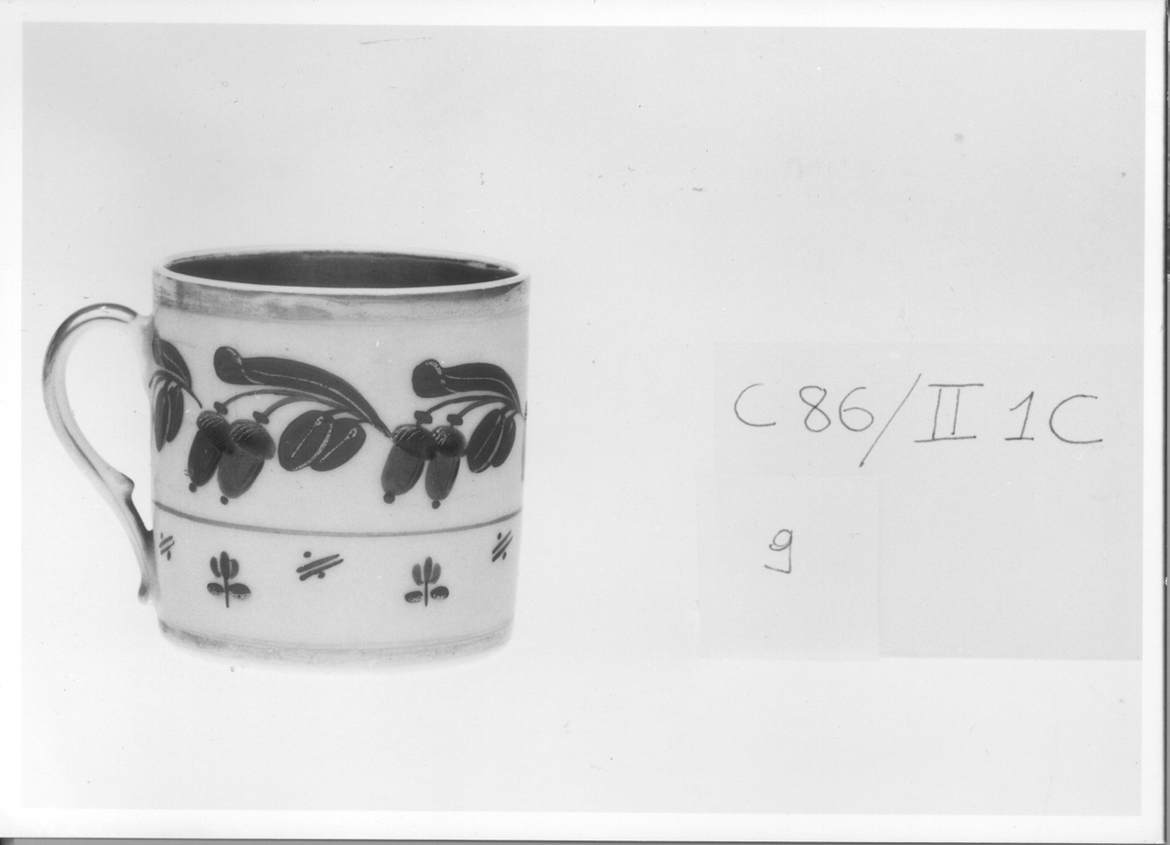 motivo decorativo fitomorfo (tazzina da caffe', opera isolata) - manifattura parigina (prima metà sec. XIX)