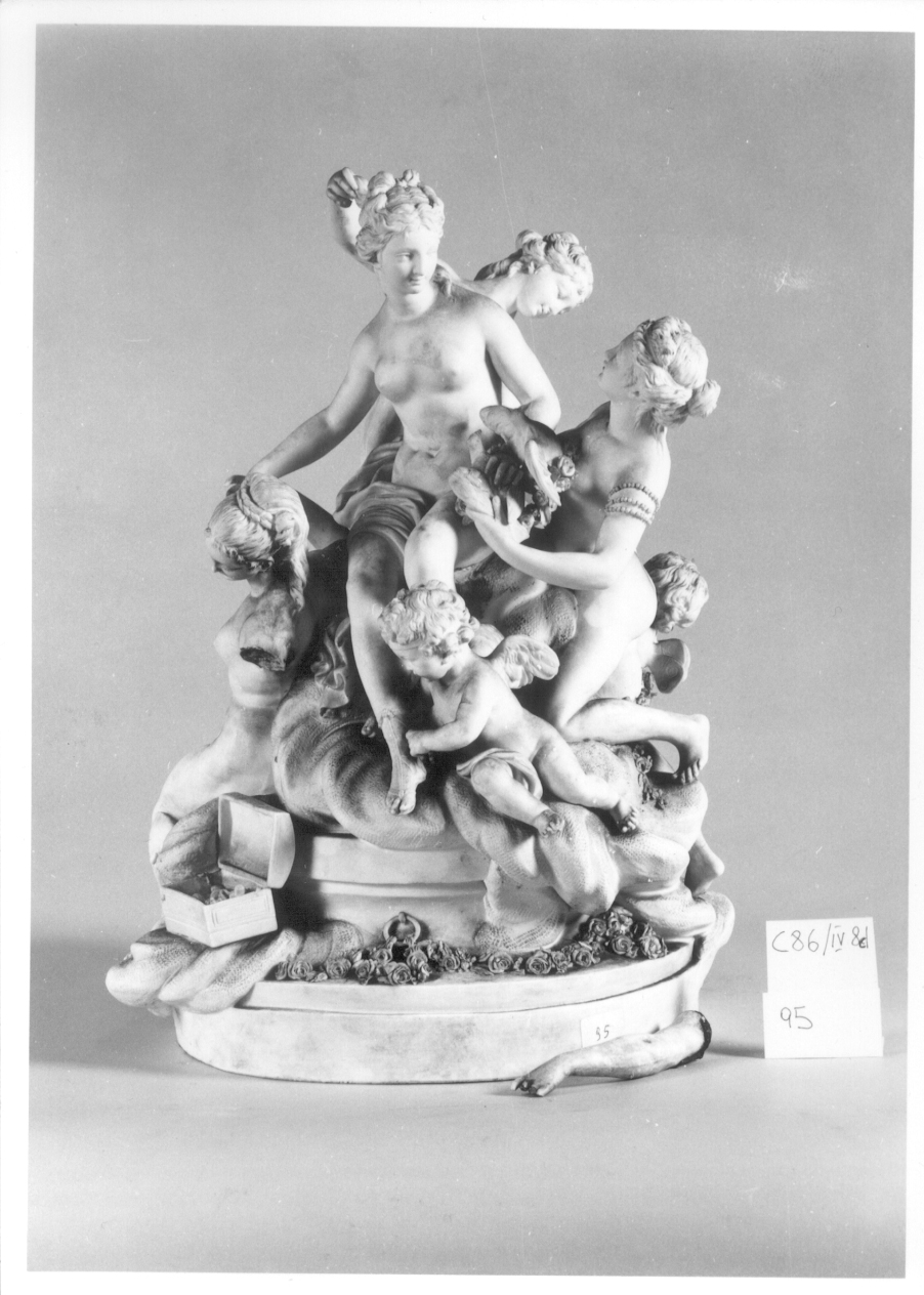 VENERE AL BAGNO (gruppo scultoreo, opera isolata) di Boizot Louis Simon (attribuito), Manifattura Reale di Sèvres (sec. XVIII)
