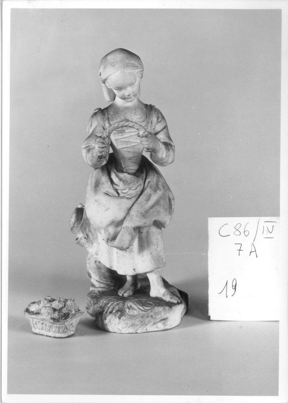 La petite vendangeuse, figura femminile (statuetta, opera isolata) di Falconet Etienne-Maurice (attribuito), Manifattura Reale di Sèvres (sec. XVIII)
