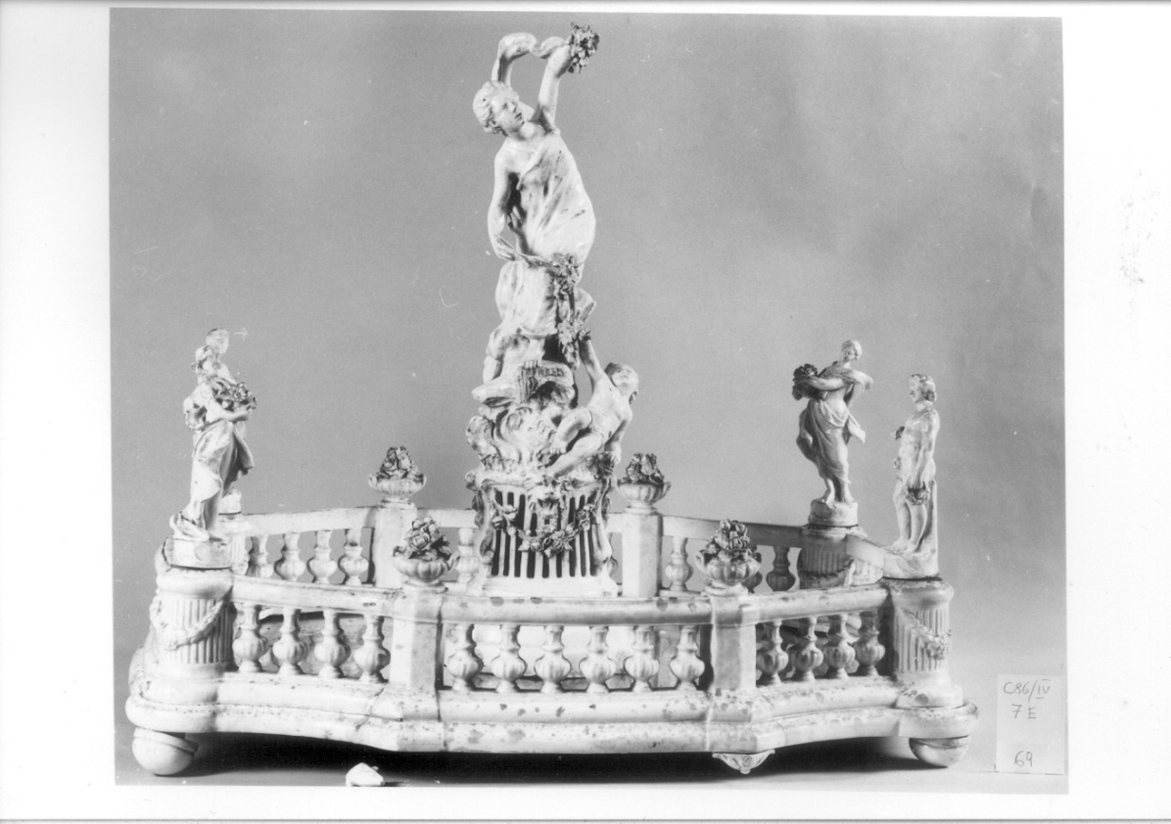 Apollo e Flora (gruppo scultoreo, opera isolata) di Manifattura dell'Istituto salesiano-Milano (fine/inizio secc. XIX/ XX)