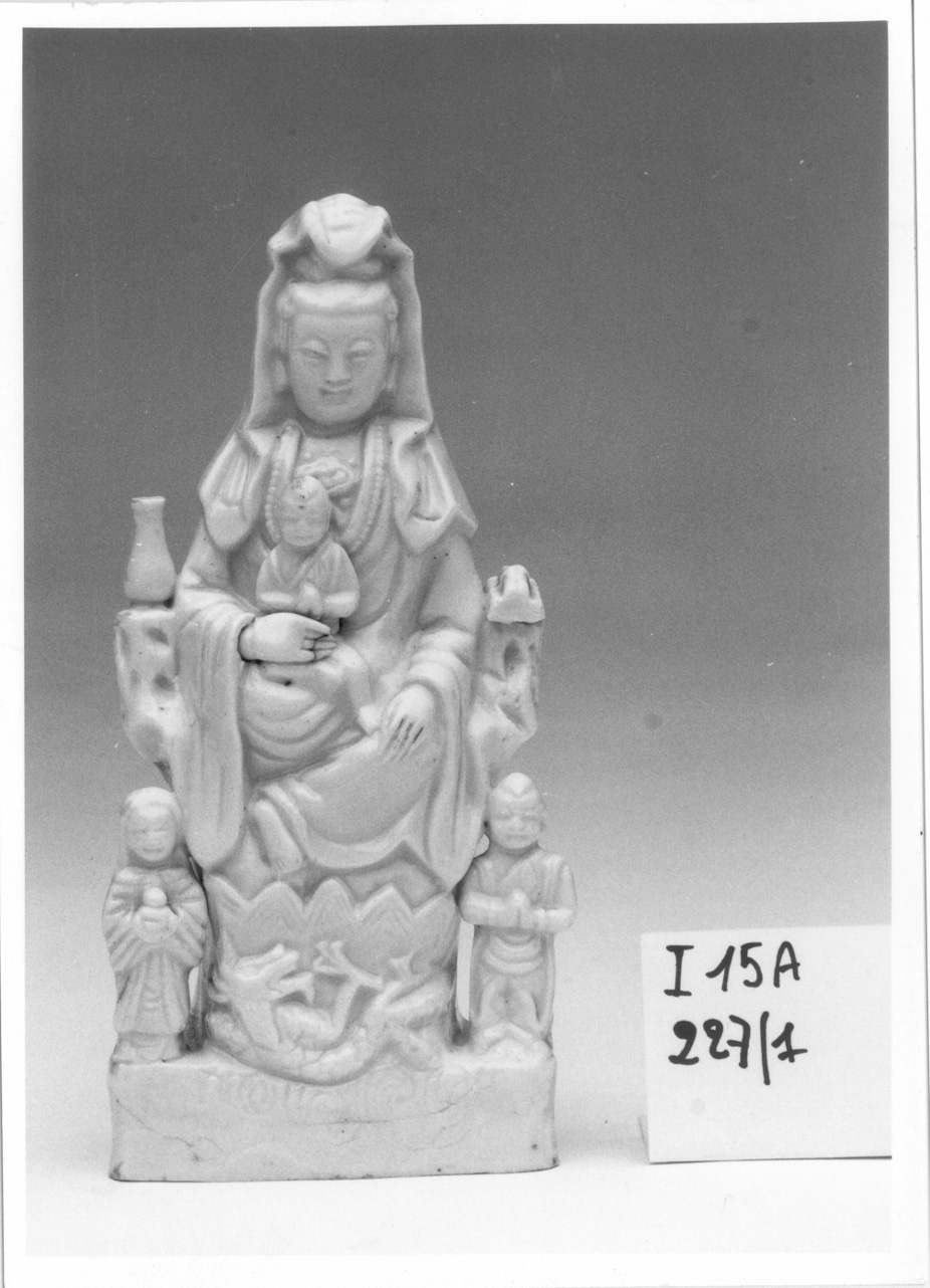 Guanyin in trono, FIGURA ALLEGORICA FEMMINILE (statuetta, serie) di Manifattura di Dehua (primo quarto sec. XVIII)