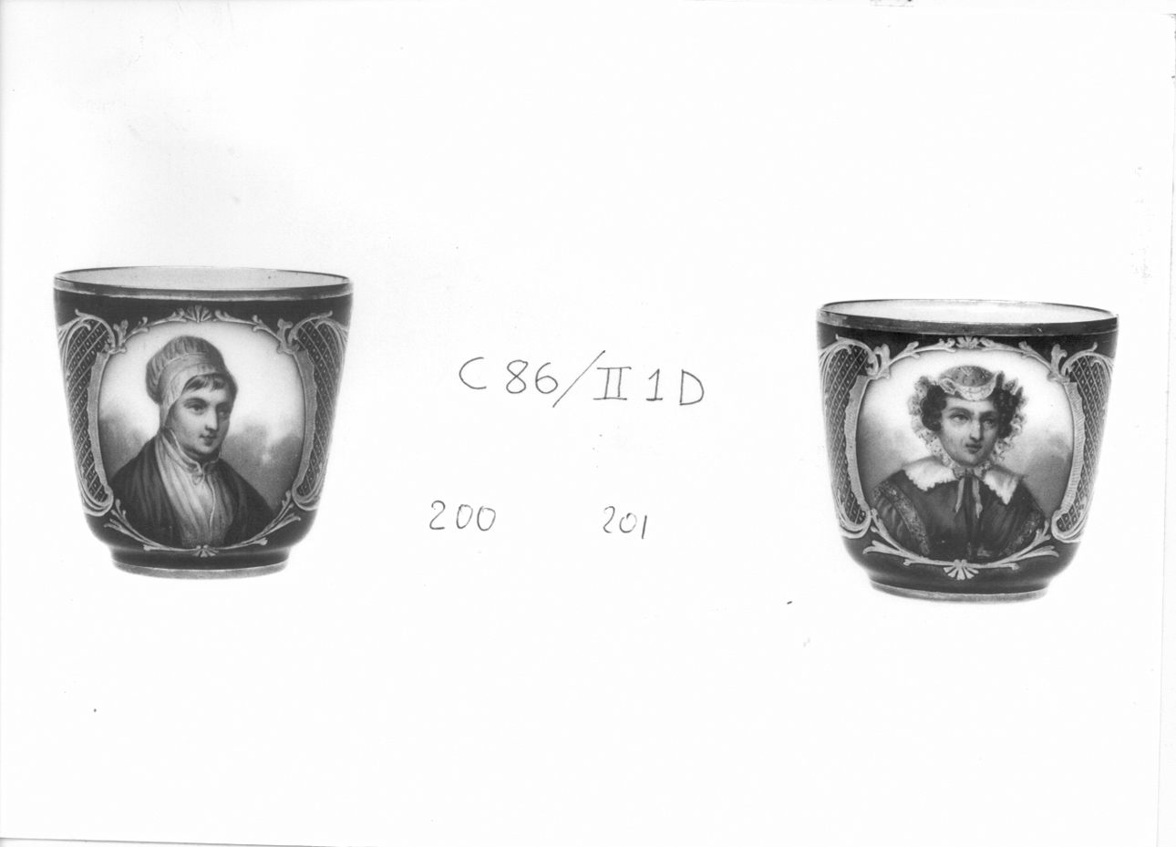 Ritratto di Elisabeth Fry, ritratto femminile (tazza, elemento d'insieme) di Atelier de Boyer (sec. XIX)