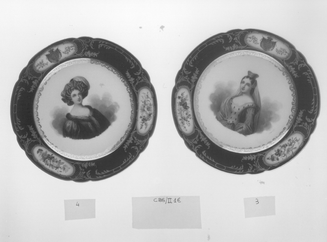 Ritratto di M.elle Prévost, ritratto femminile (piatto, elemento d'insieme) di Atelier de Boyer (sec. XIX)