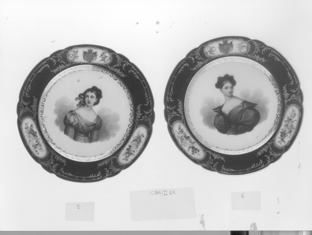 Ritratto di M.me Pasta (teatro italiano), ritratto femminile (piatto, elemento d'insieme) di Atelier de Boyer (sec. XIX)