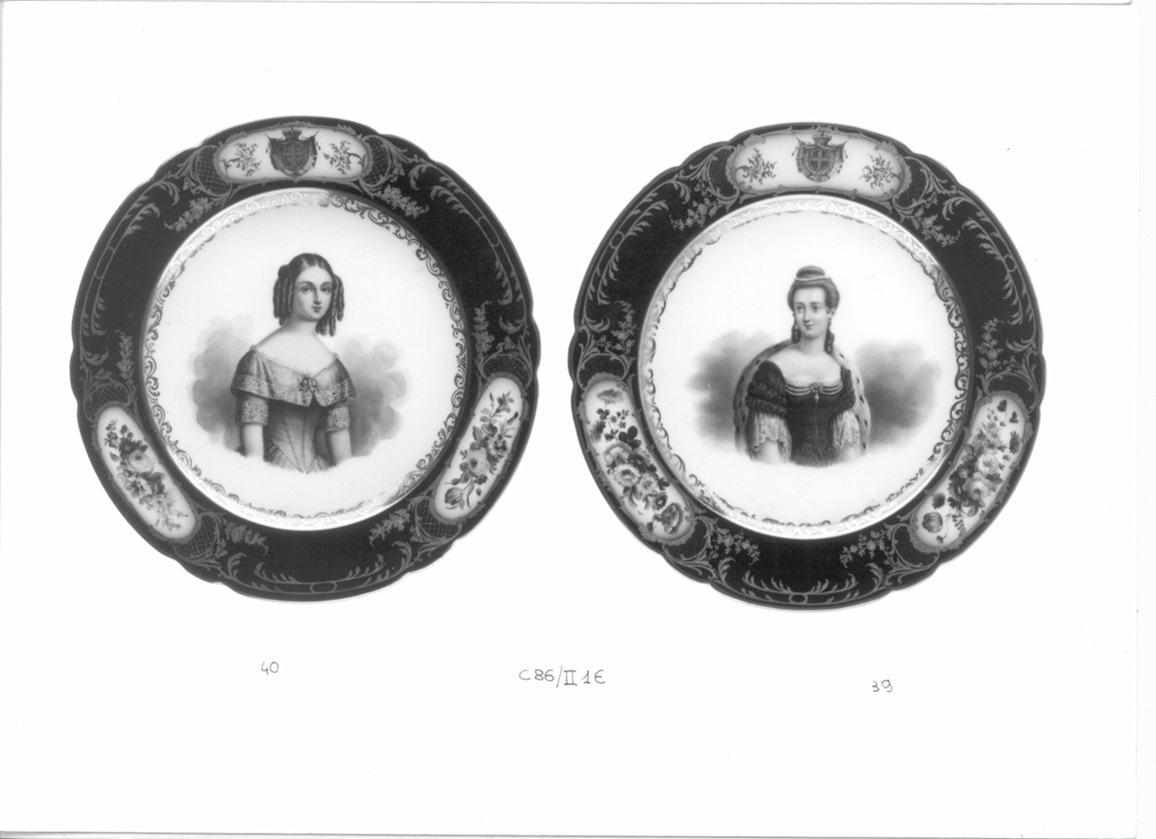 Ritratto di S.A.R. la duchessa di Nemours, ritratto femminile (piatto, elemento d'insieme) di Atelier de Boyer (sec. XIX)