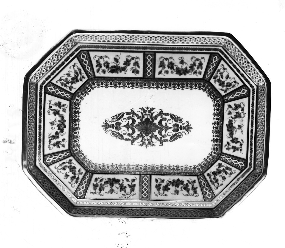 festone con pampini (vassoio, elemento d'insieme) di Manifattura Imperiale di Vienna (inizio sec. XIX)