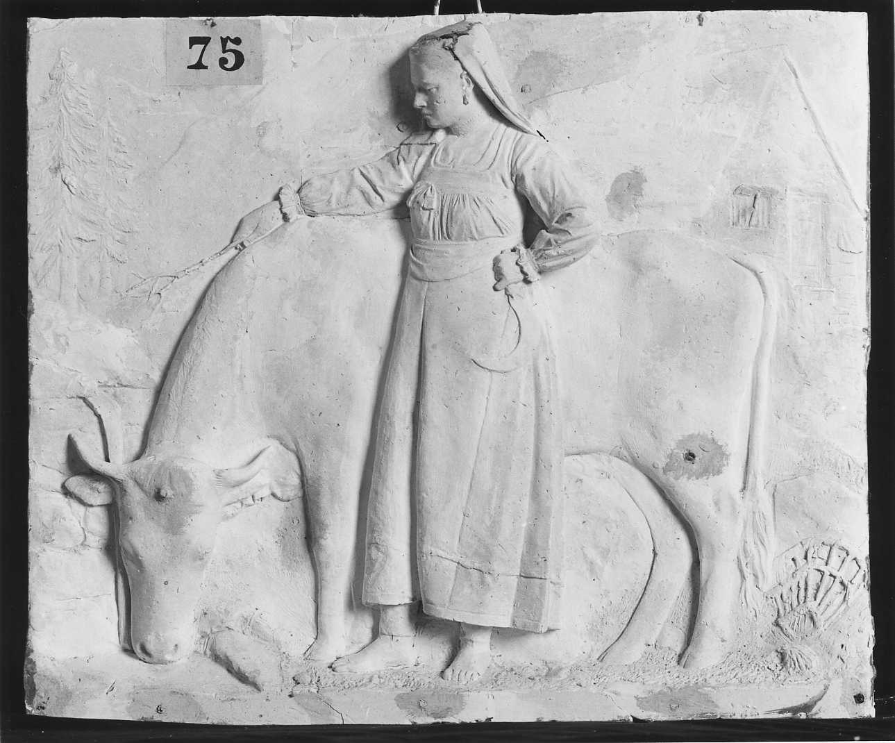 contadina in costume rimese con mucca (rilievo, opera isolata) di Della Vedova Pietro (metà sec. XIX)
