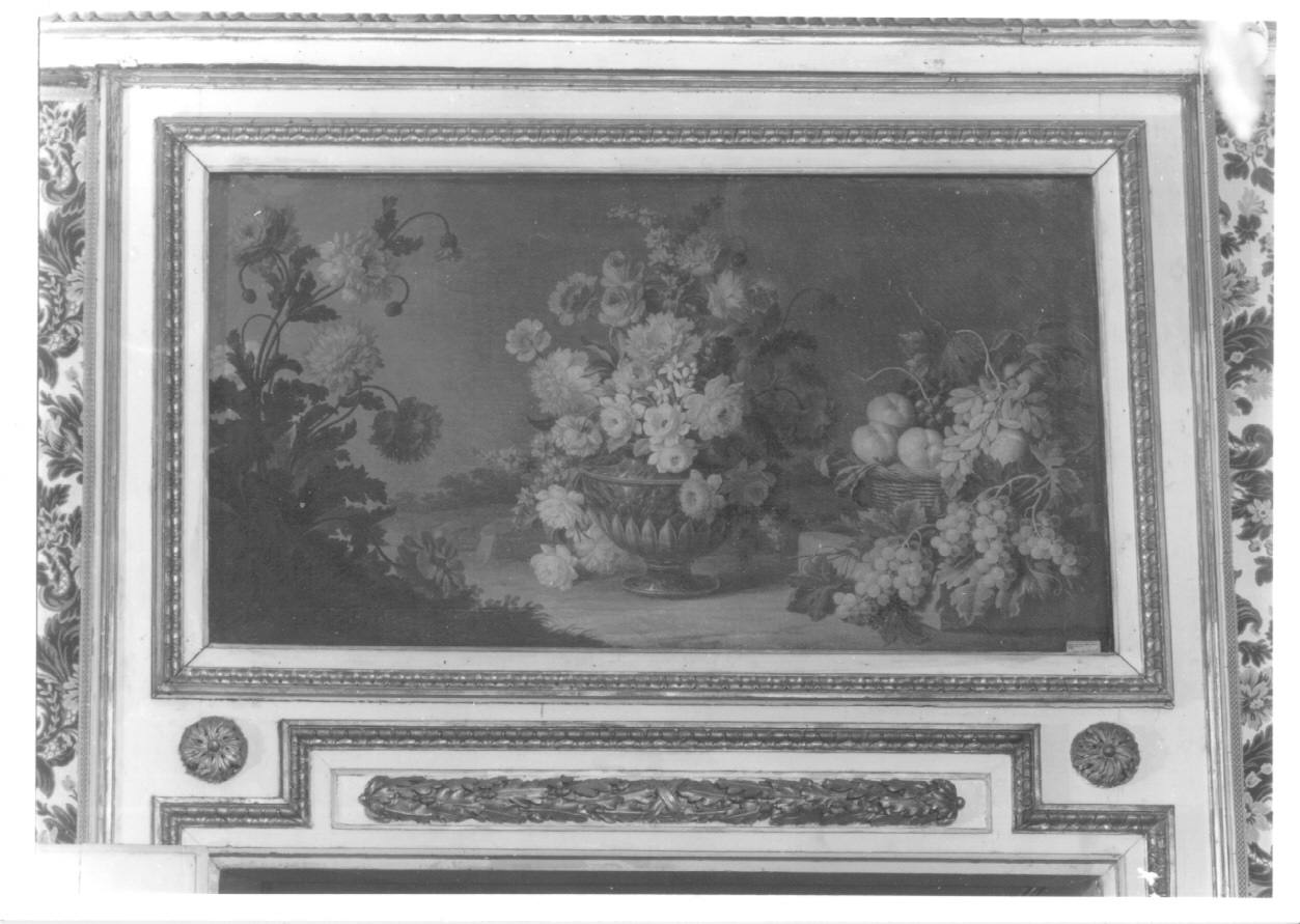 natura morta con fiori e frutta (sovrapporta, opera isolata) di Vacca Angelo (ultimo quarto sec. XVIII)