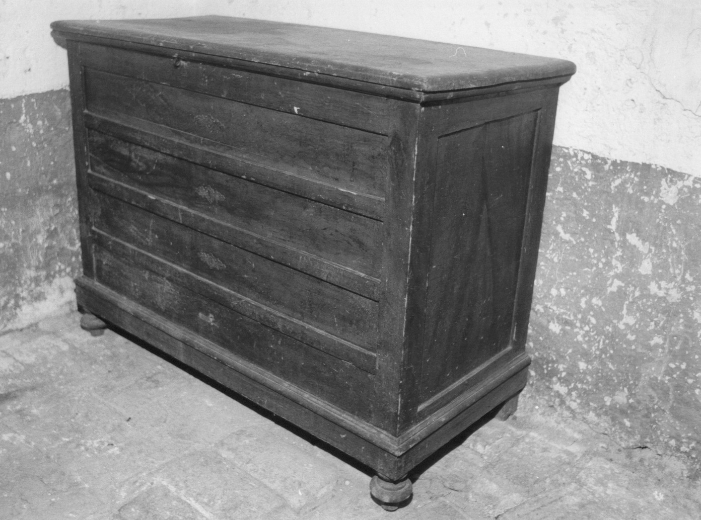 comò - ambito abruzzese (sec. XIX)